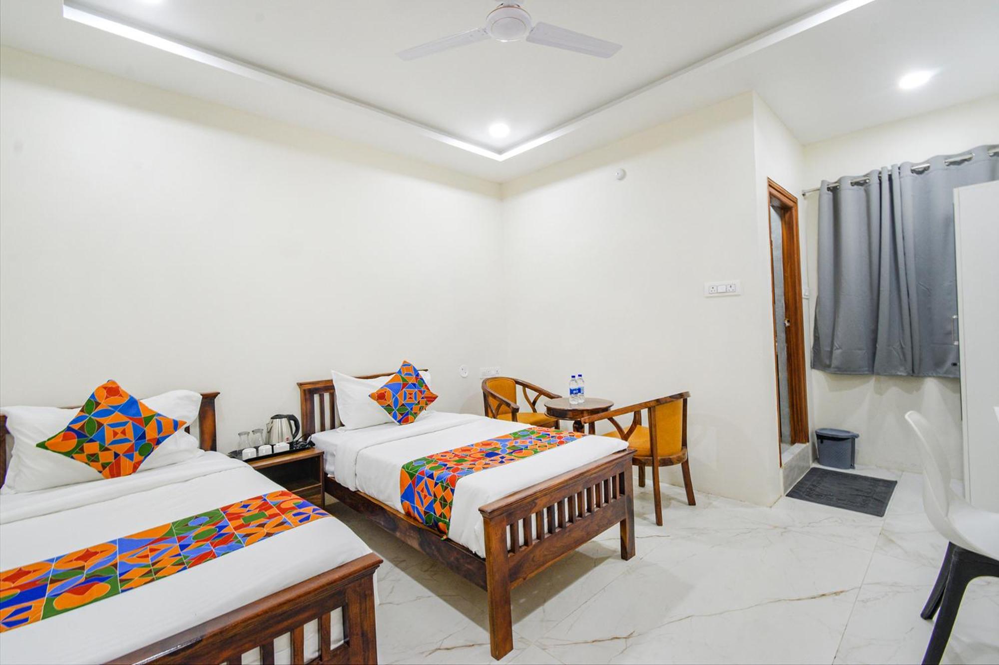 Fabhotel Ssr Ikon Suites - Nr Hyderabad Central University, Kondapur Exterior foto