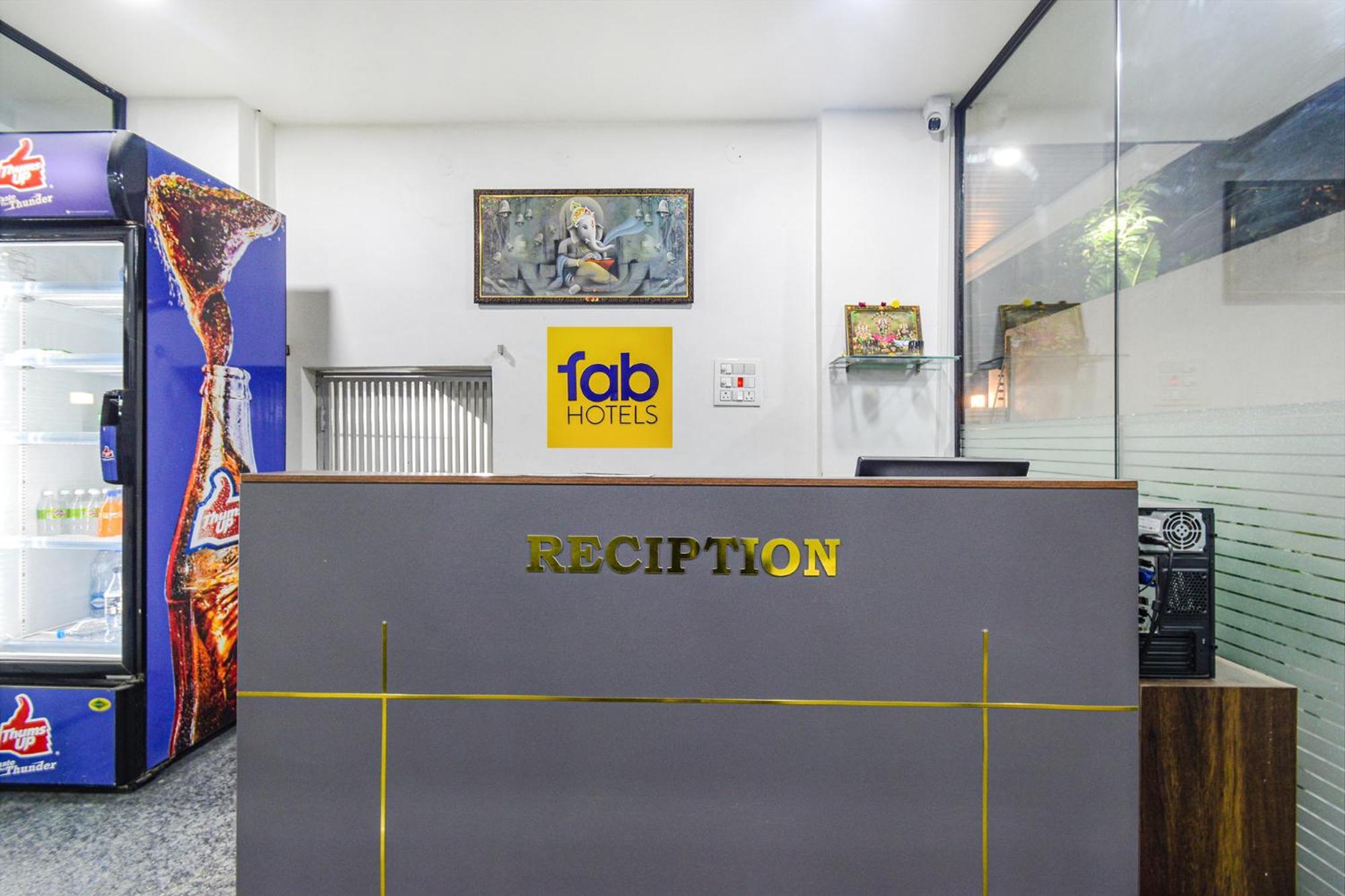 Fabhotel Ssr Ikon Suites - Nr Hyderabad Central University, Kondapur Exterior foto