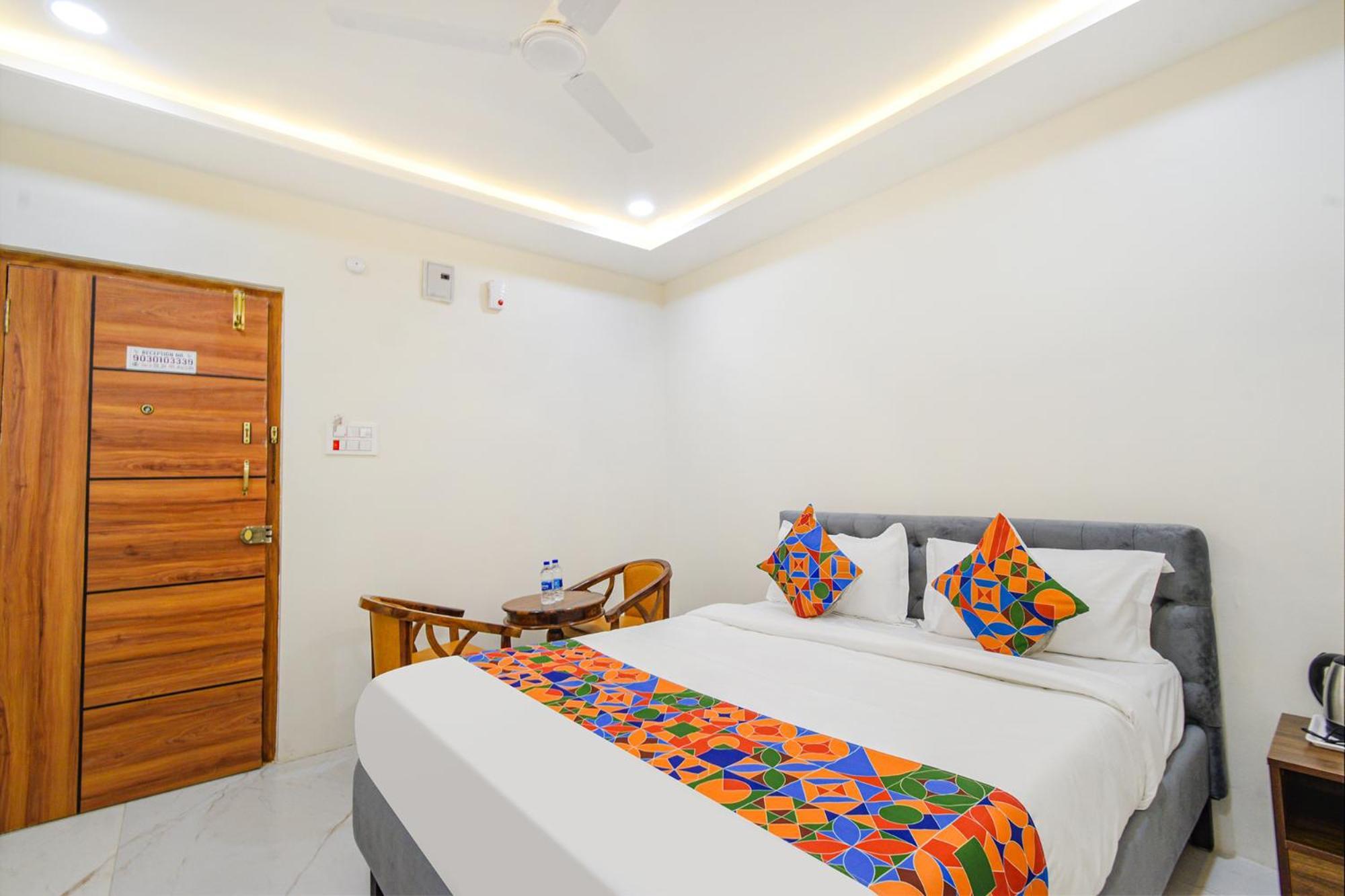 Fabhotel Ssr Ikon Suites - Nr Hyderabad Central University, Kondapur Exterior foto