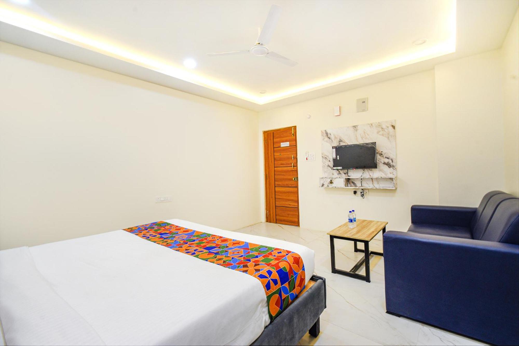 Fabhotel Ssr Ikon Suites - Nr Hyderabad Central University, Kondapur Exterior foto