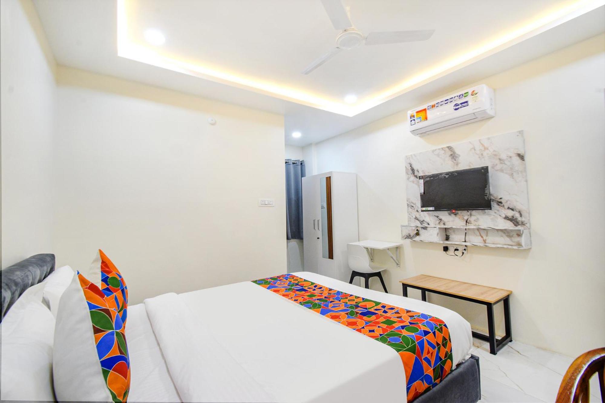 Fabhotel Ssr Ikon Suites - Nr Hyderabad Central University, Kondapur Exterior foto